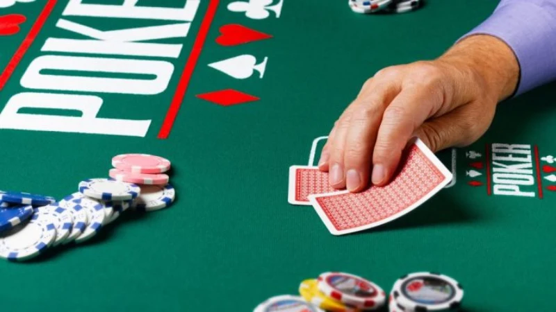 Học hỏi kinh nghiệm đánh Poker chuyên nghiệp để thành công