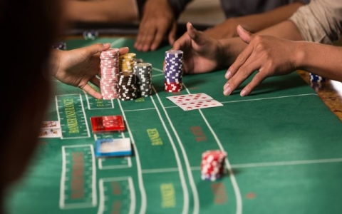 Kinh nghiệm chơi poker： Cách nâng cao kỹ năng của bạn