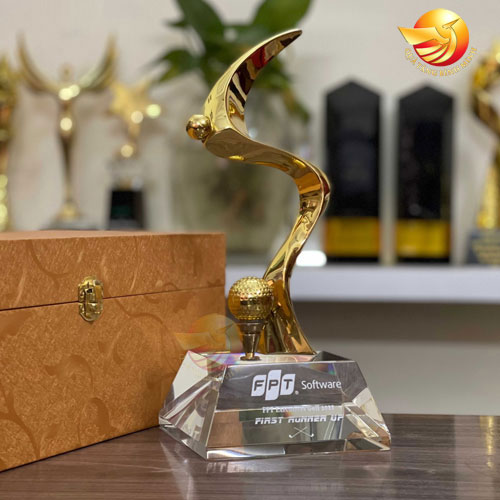 Mua Cúp Golf Pokal Tùy Chỉnh Đẹp Nhất Cho Giải Thưởng Golf